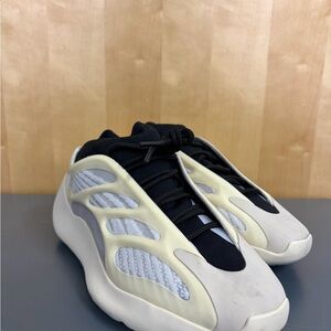 Adidas Yeezy 700 V3 FW4980